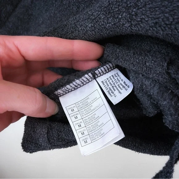 Vintage Disney Store Tigger Fleece, Size Medium - Picture 6 of 7